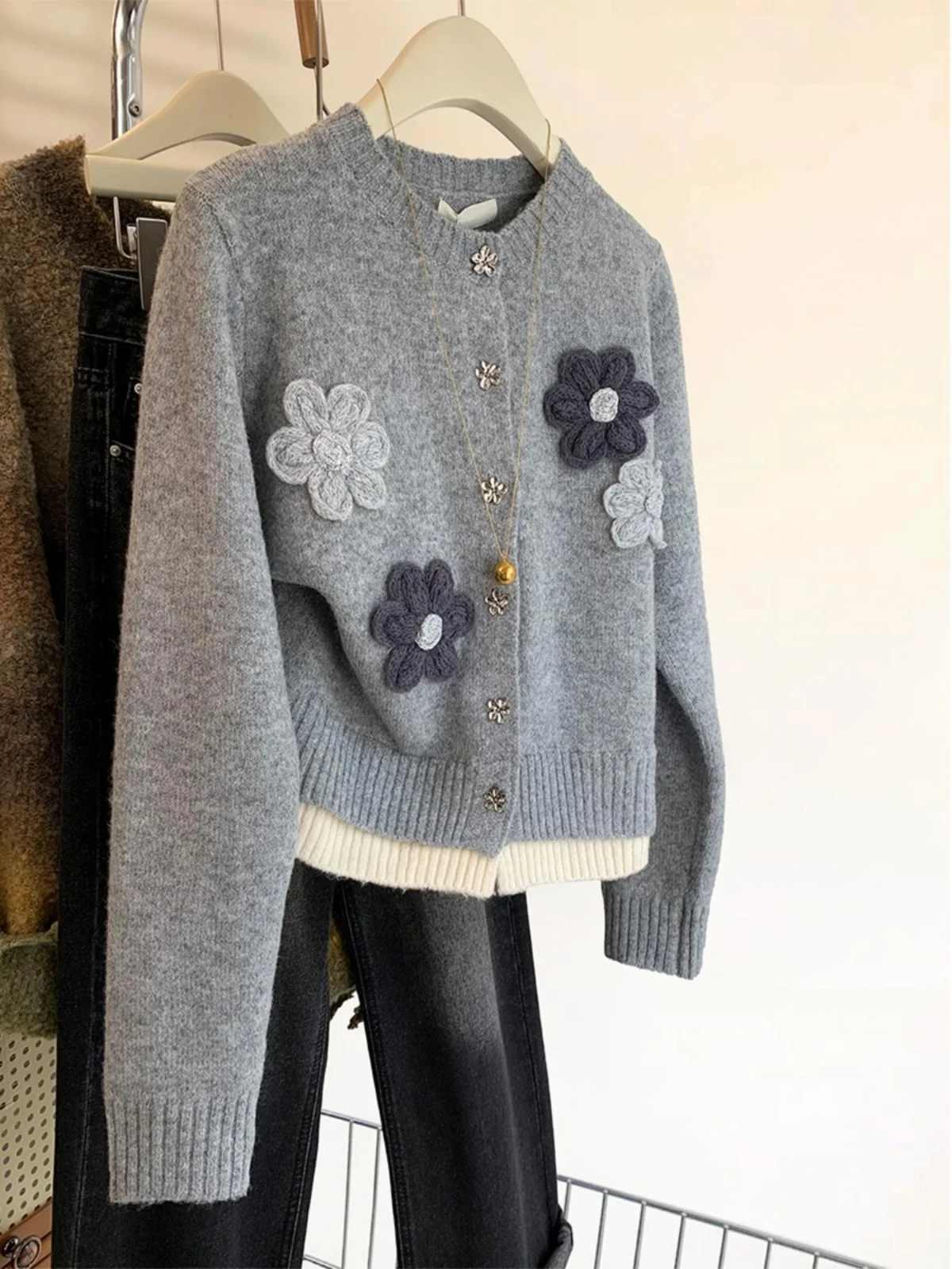 

ey Floral ort Knitted Sweater Coat Women's Autumn Winter New Soft Nurturing Cardigan Faionable Slim Fit round Ne Button