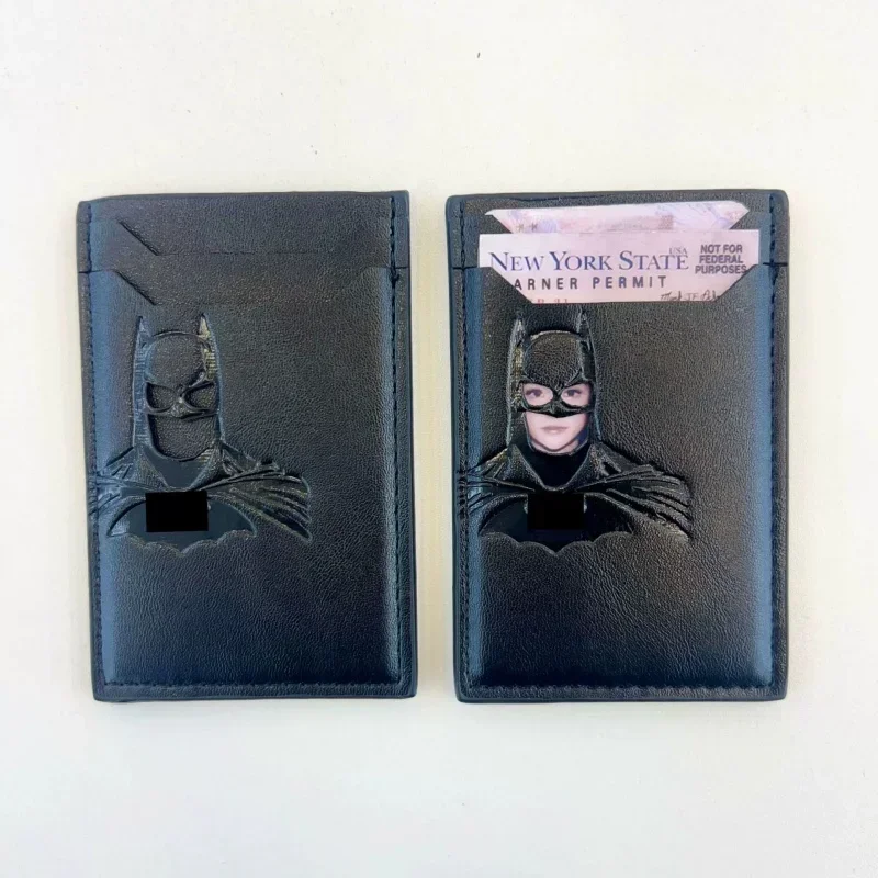 2026 Schwarze Fledermaus-Kartenhalter-ID-Geldbörse aus Leder mit Anime-Figuren – Kreative Jubiläums- und Geburtstagsgeschenke für Papa und Ehemann