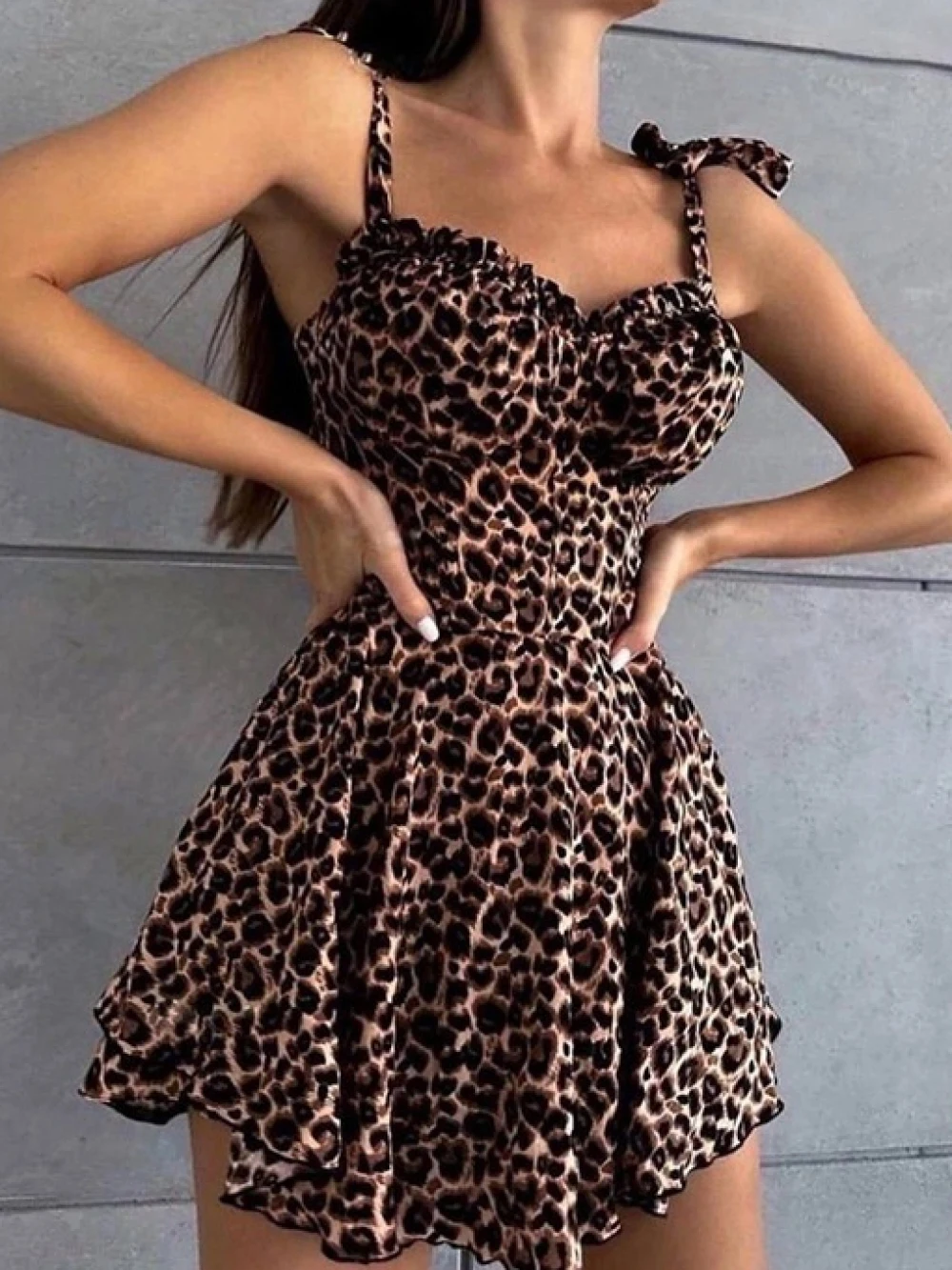 فستان فرنسي بيور ديزاير صيفي بنمط جديد بتصميم حبل وحزام الخصر للتخسيس والمظهر الرجعية