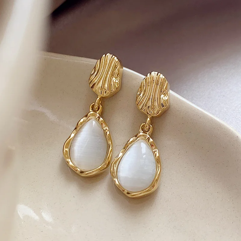 موضة قطرة الماء استرخى أقراط للنساء الهندسة المعادن أوبال إسقاط أقراط خمر العصرية حفل زفاف مجوهرات هدية