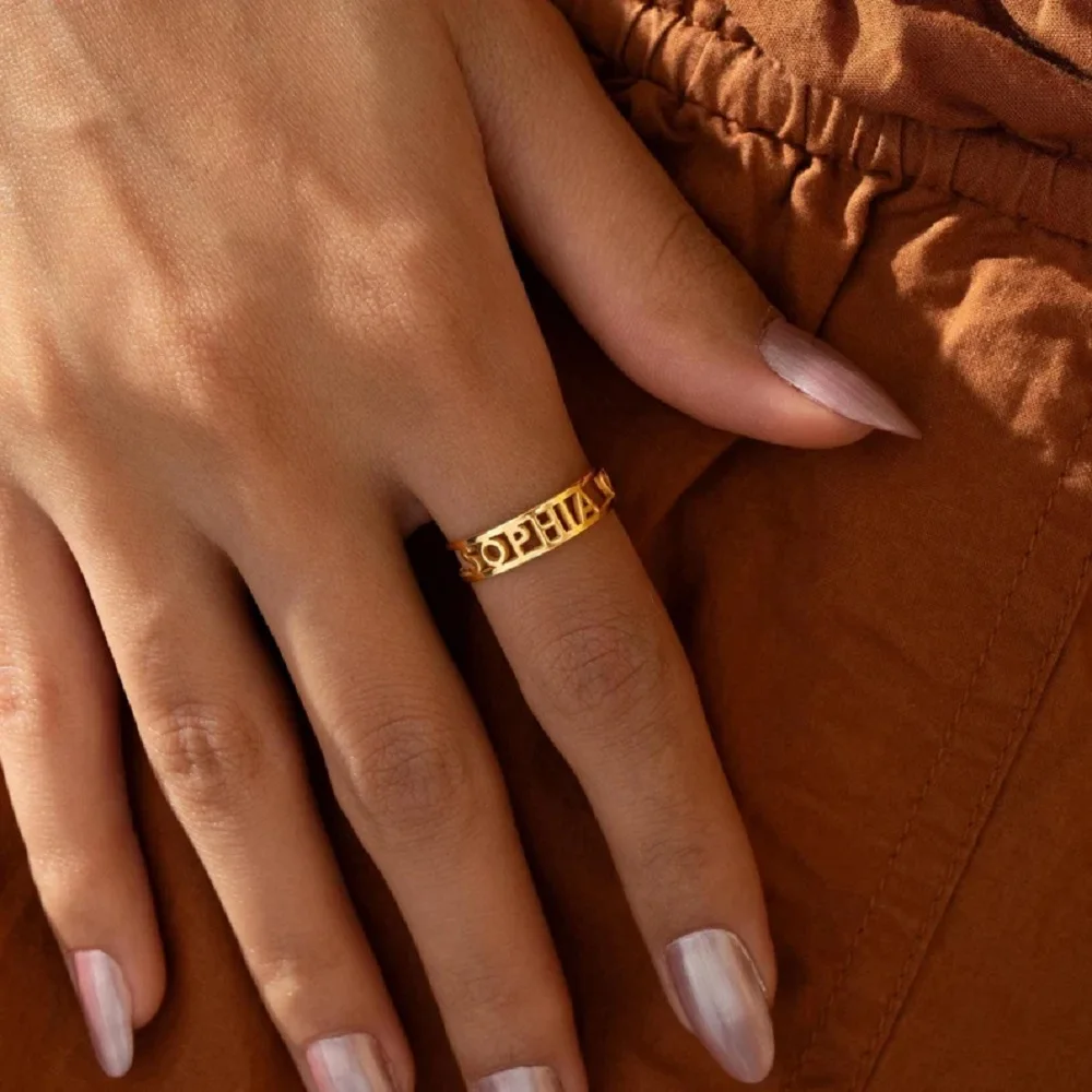 Sipuris Personalisierter Offener Ring aus Edelstahl mit Namensschild, Verstellbarer Charm-Ring in Goldfarbe, Schmuck, Hochzeitsgeschenke – Detail 5