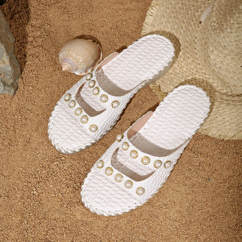 

Летние женские шлепанцы 2026 года