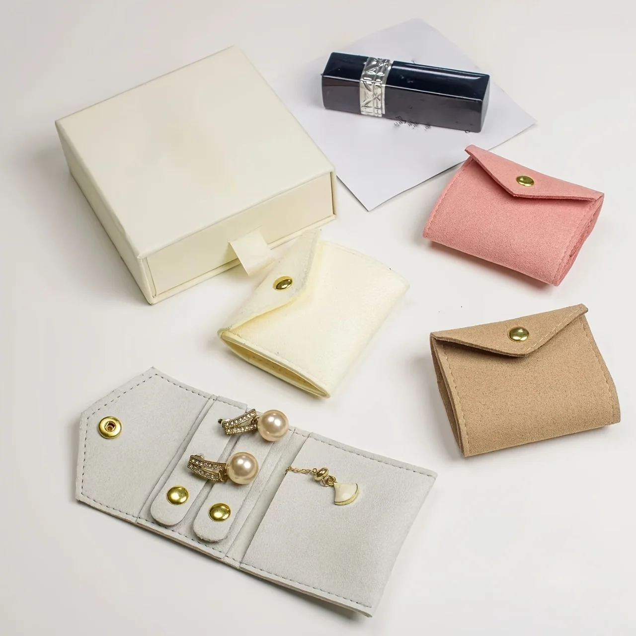 1-Pack Portable Compact Storage Bag Made of Microfiber Material for Necklaces, Rings, Earrings, and Ear Studs, a Multifunctional Mini Jewelry Storage Bag, a Practical Storage Bag Suitable for Daily Outings and Travel