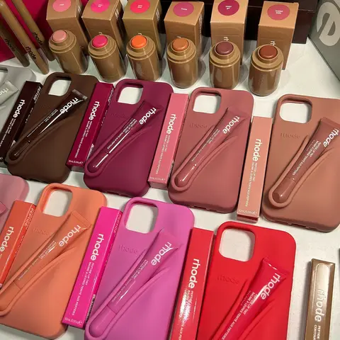 Con lápiz labial Funda de teléfono para iPhone 17 13 14 15 16 17 Pro Max Plus 12 17 Air Silicona Lip Gloss Holder Hot INS Funda suave