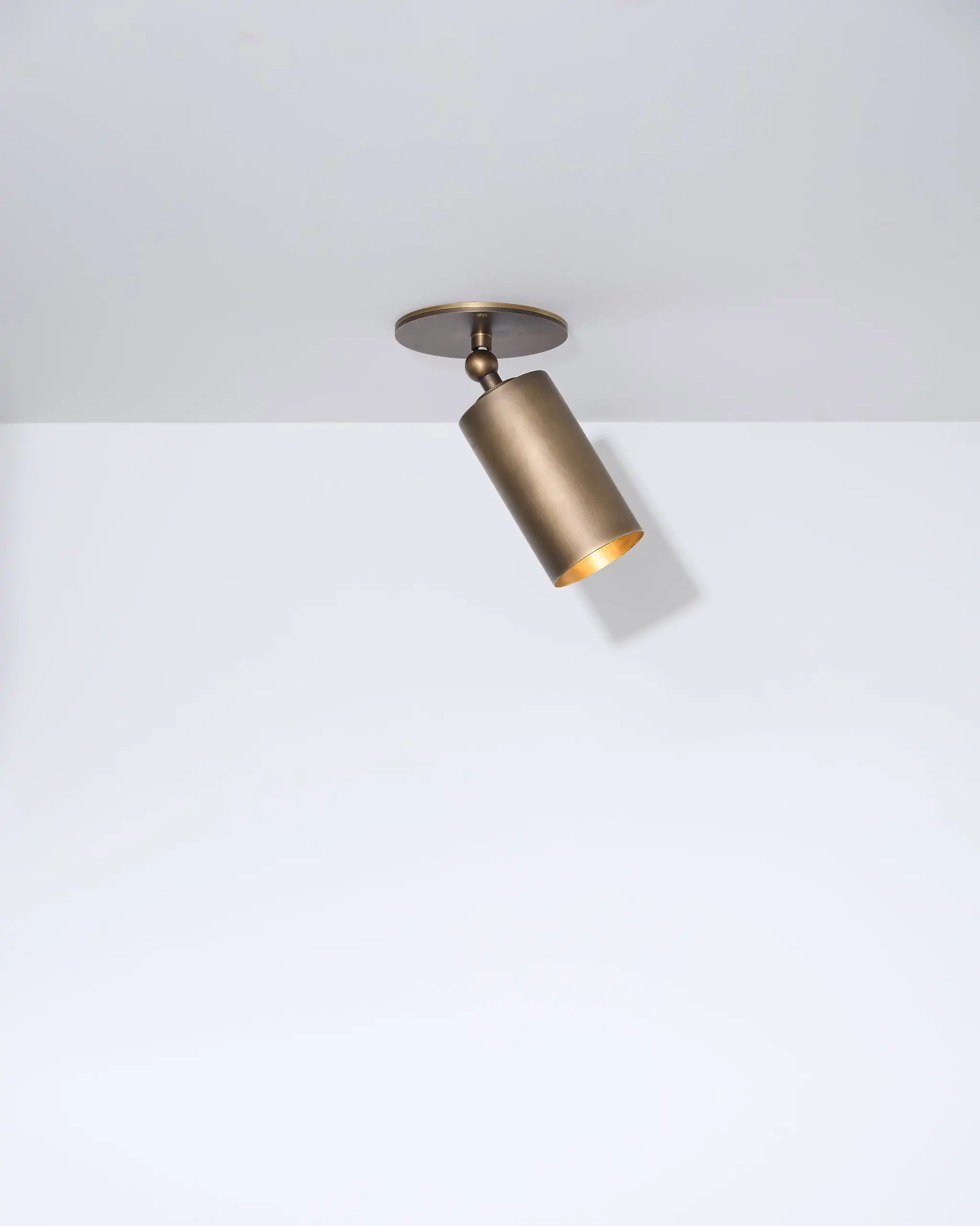 Moderne minimalistische zwarte plafondlampen 360° °   Draaibare opbouw wandrail plafondverlichting gouden cilinder naar beneden spotlight