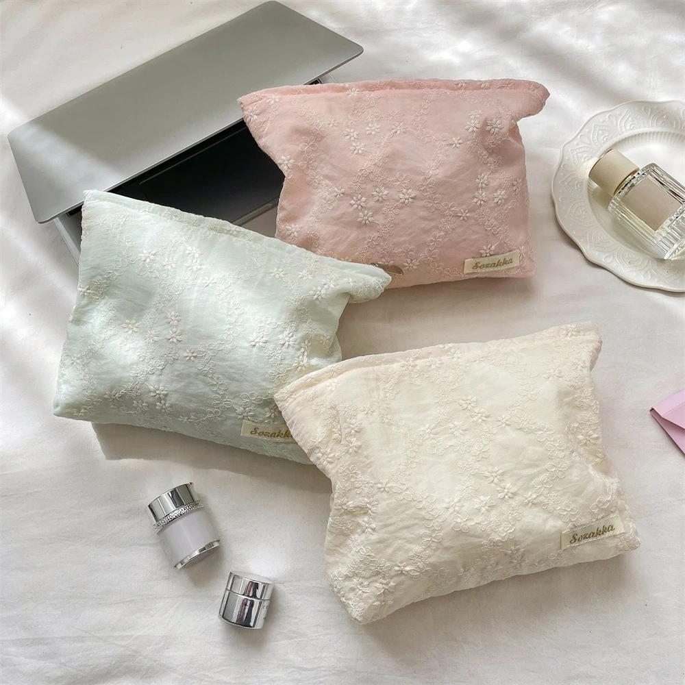 New Fashion Lace Embroidered Zipper Cosmetic Bag Travel Organizer Makeup Toiletry Pouch Portable Women's Makeup Bag