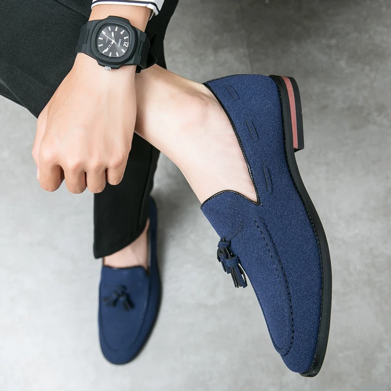 Brand Design Men Suede Leather Shoes Moccasins Brown Tassel Pointed Men\'s Loafers Vintage Slip-on Casual Men Social Dress Shoe