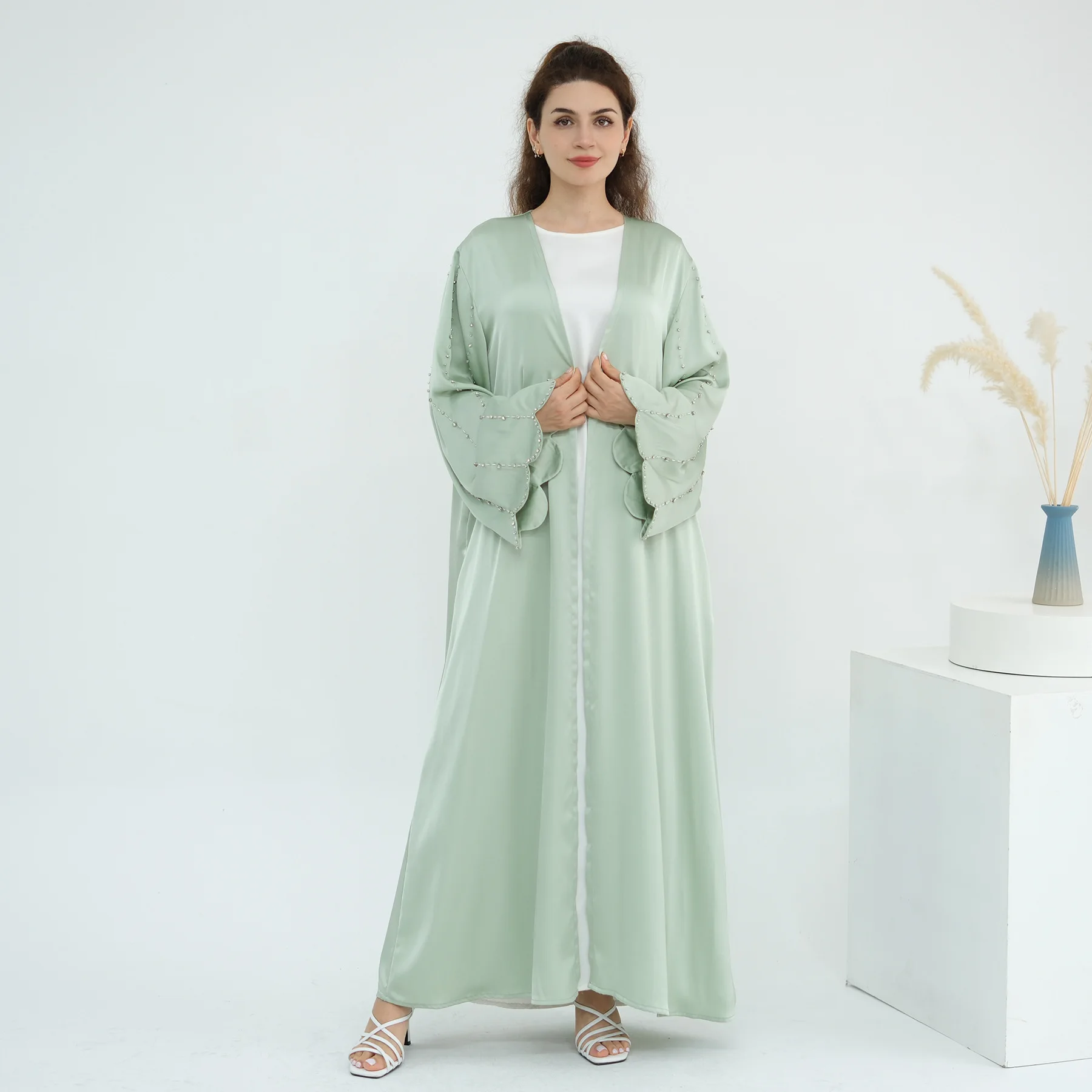 

Dubai Abayas Turkey Kaftan Women Long Dress Muslim Party Gown Eid Ramadan Islam Clothing Kimono Cardigan Jalabiya Kebaya Robe