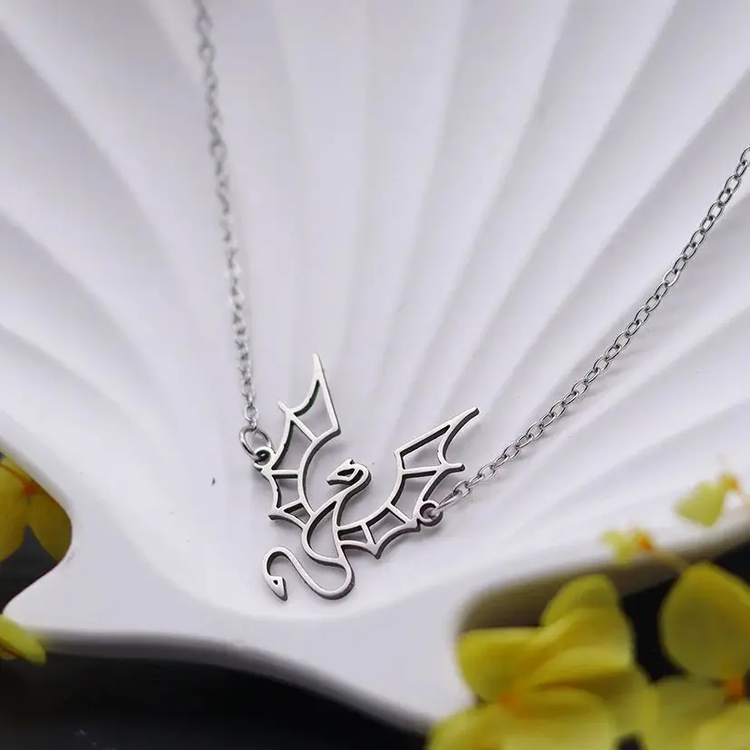 Gothic Western Flying Dragon Necklace for Women Girl Stainless Steel Art Line Dangle Fashion Men Punk Clavicle Choker Jewelry