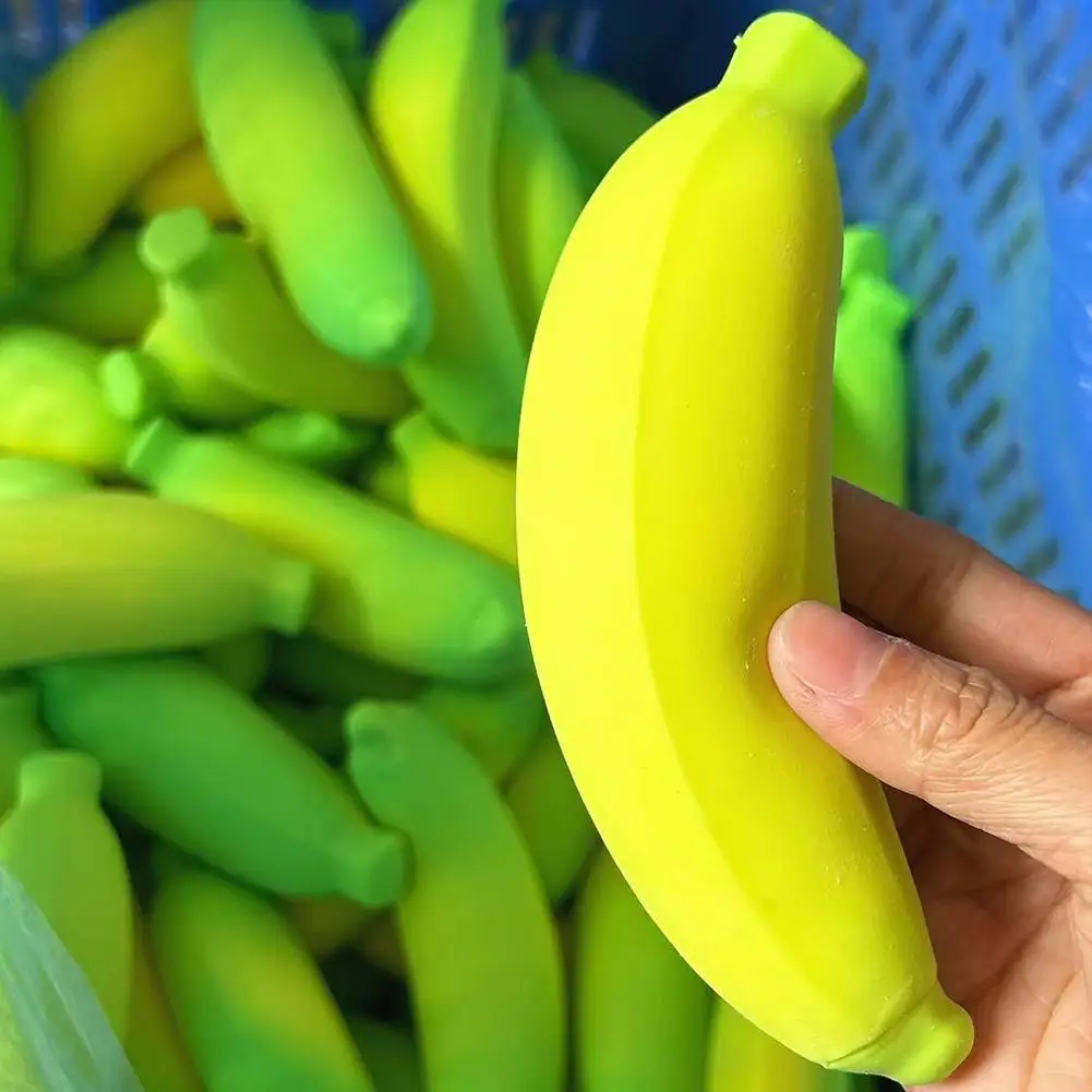Bananen-Quetschspielzeug zur Stresslinderung, weiches sensorisches Fidget-Spielzeug für Teenager, Schüler, Büroangestellte, Partygeschenk, Weihnachtsstrumpf-Füller