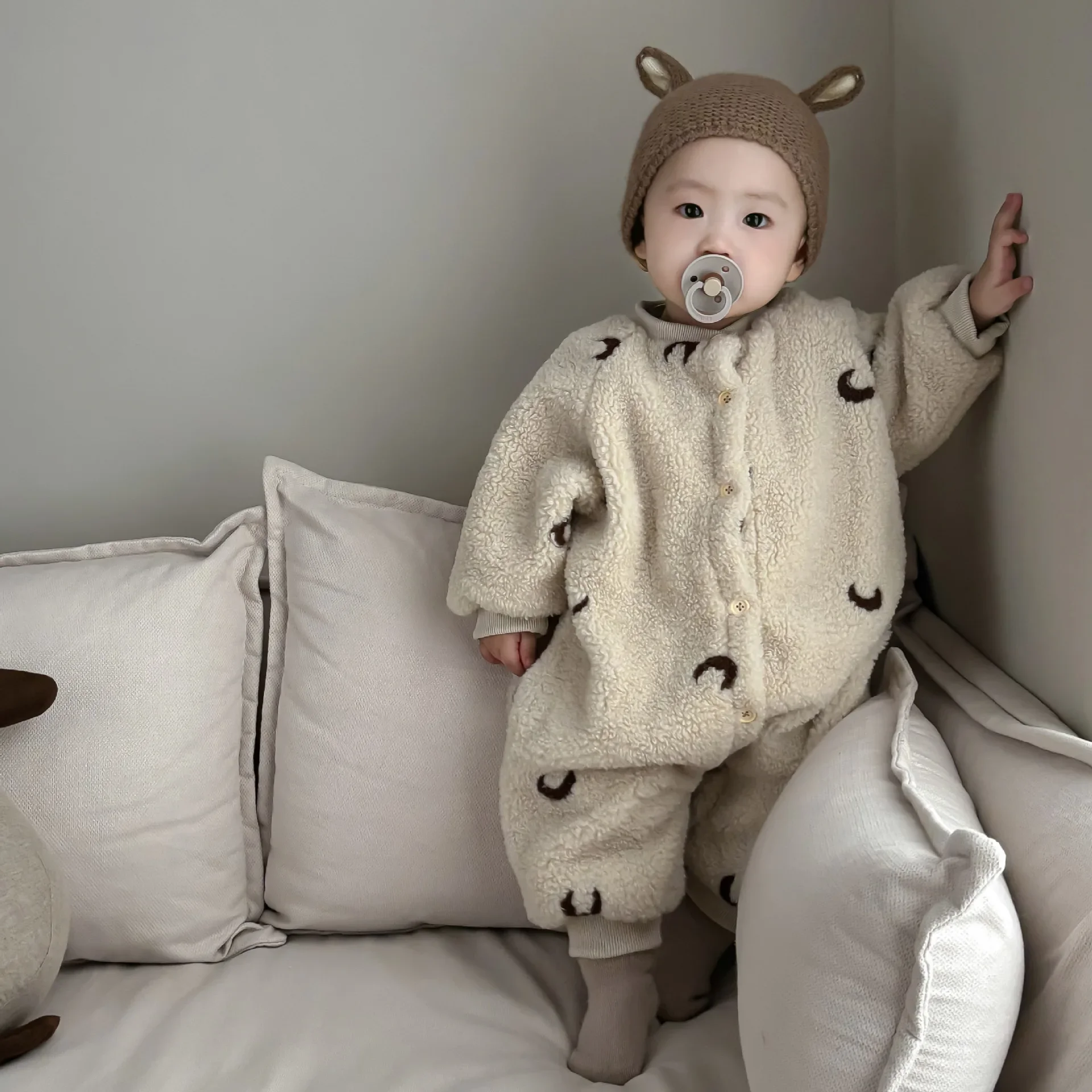 Korean Baby Jumpsuit Winter Embroidery Plush Warm Rompers for Boys and Girls Baby Thick Rompers Newborns Outerwear