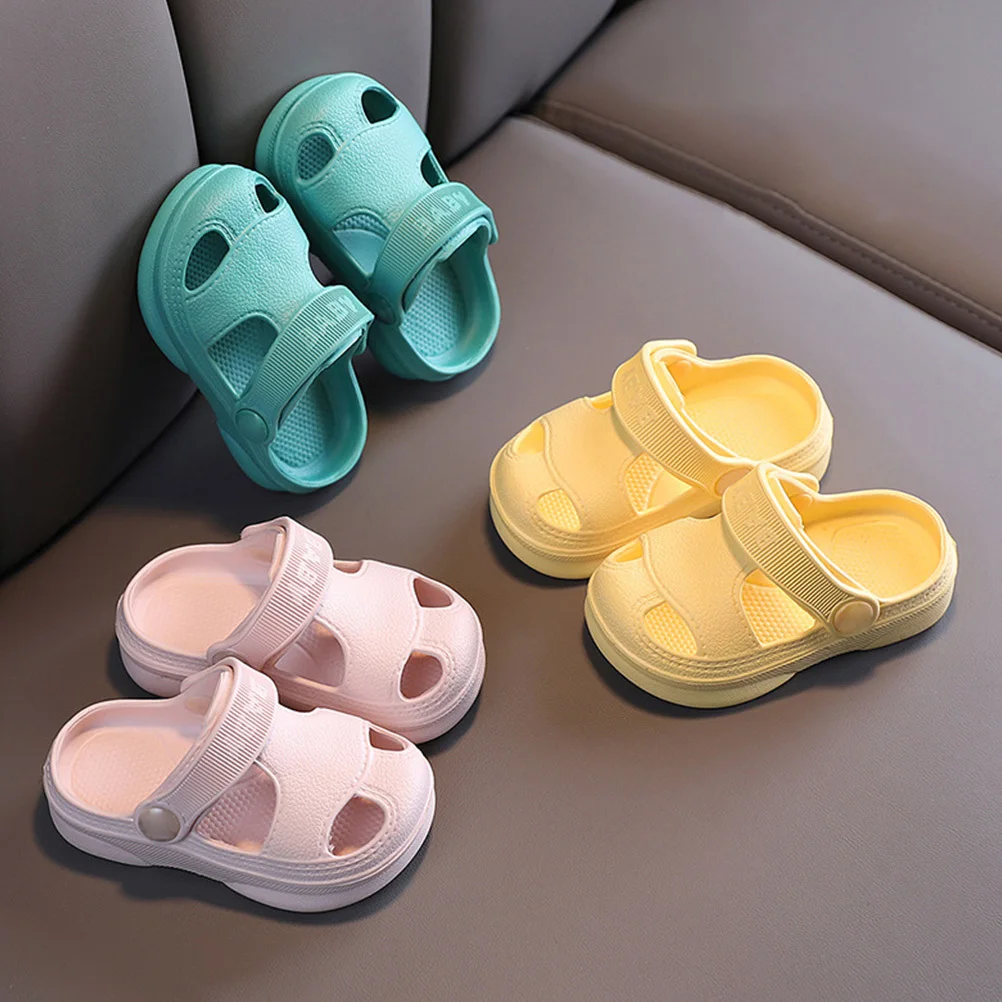 

1 пара детских сандалий на мягкой подошве, дышащая летняя пляжная обувь с мультяшным дизайном и противоскользящей подошвой для детей, износостойкая обувь унисекс