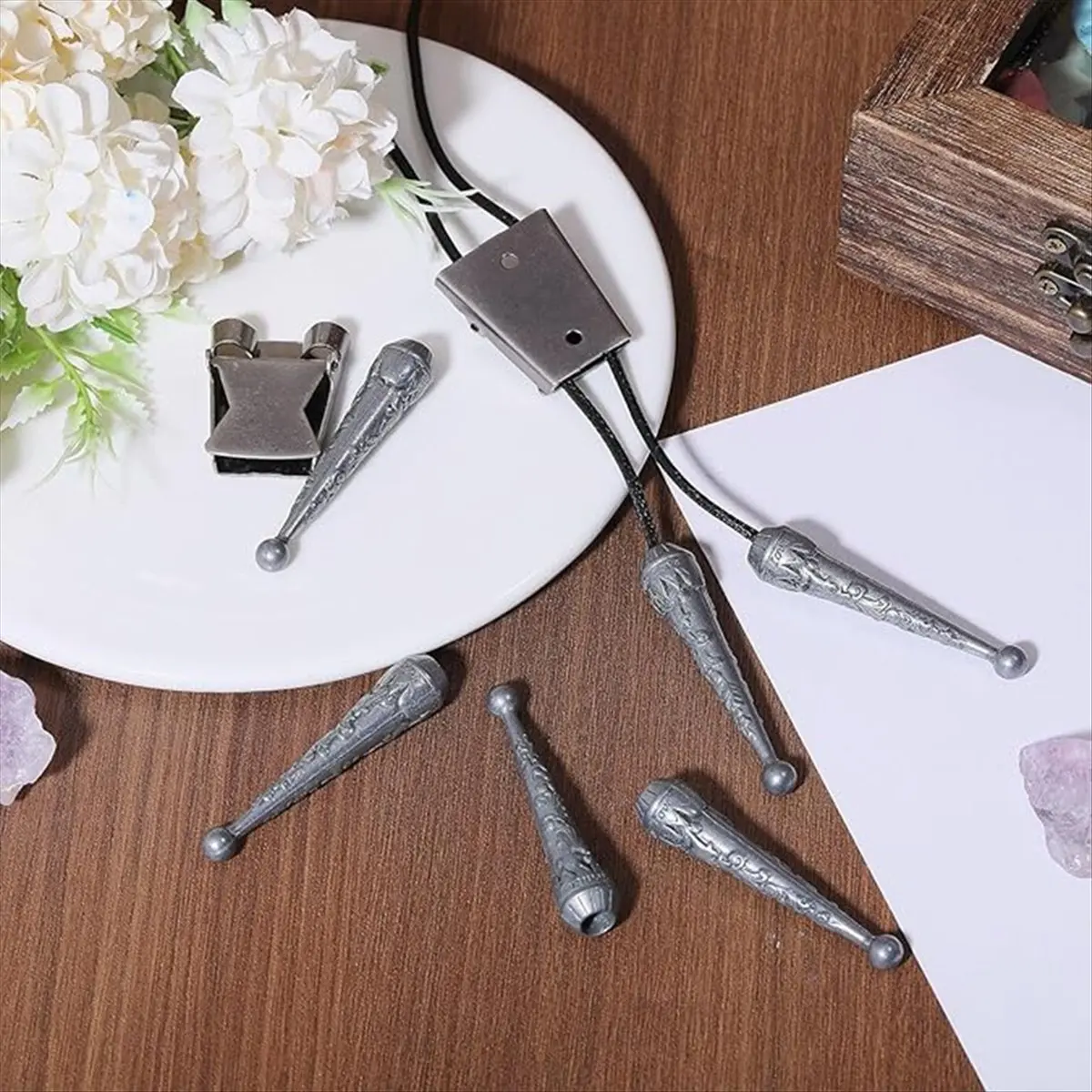 ABQR 12 قطعة مجموعة نتائج ربطة عنق بولو 8 قطعة أطراف ربطة عنق بولو بديلة قبعات نهاية و4 قطعة منزلق ربطة عنق بولو حديدية لصنع ربطة عنق بولو ذاتية الصنع C