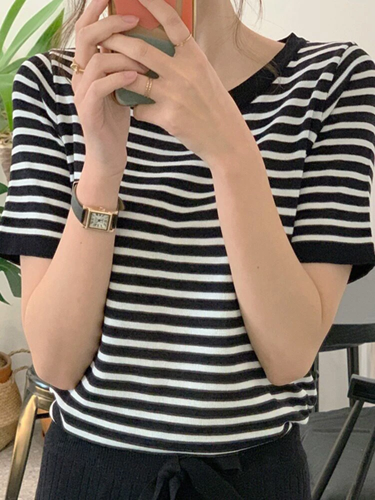 Women's Stripe Knitted Short Sleeve T-Shirt Summer 2026 New Style Base Layer Shirt Inner Wear Short Top Commute Style Slim Fit