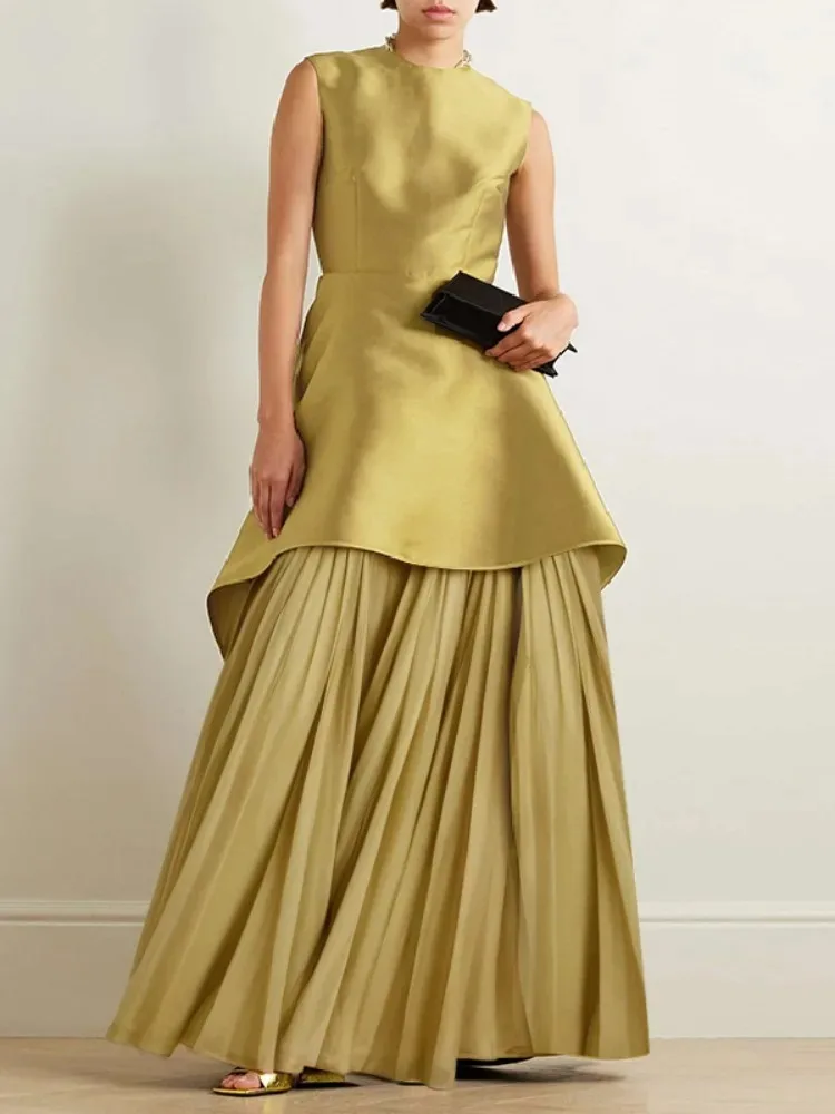 2026 Damen Gold Satin Maxikleid O-Ausschnitt Ärmellos Reißverschluss Hinten Asymmetrisch Plissiert Luxus Abendkleid Formelles Kleid