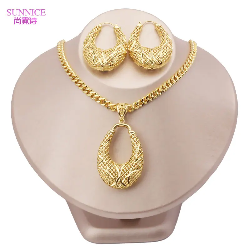 

Hollow Dubai 18k Gold Jewelry Sets For Women Copper Golden African Hoop Earrings Pendant Necklace And Earrings Set