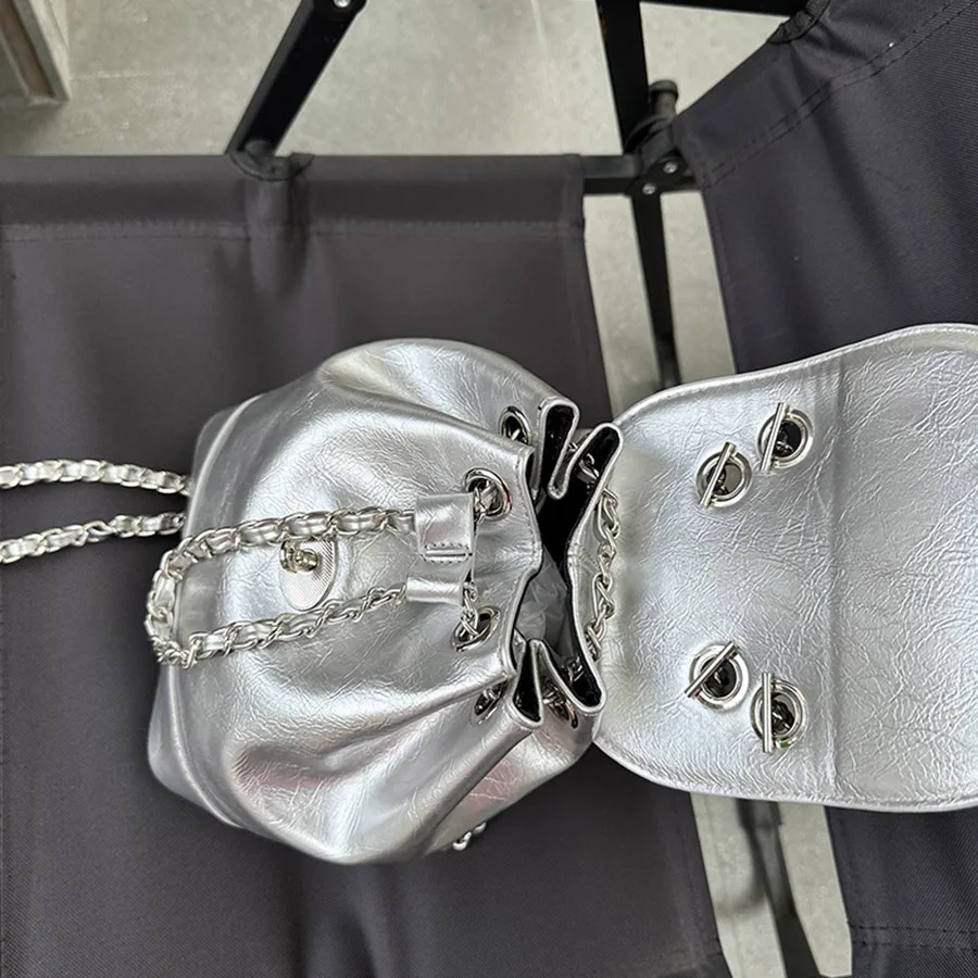 Fashion women flip backpack chain mini bagpack single shoulder multi-functional bucket bag travel black/silver rucksack mochila