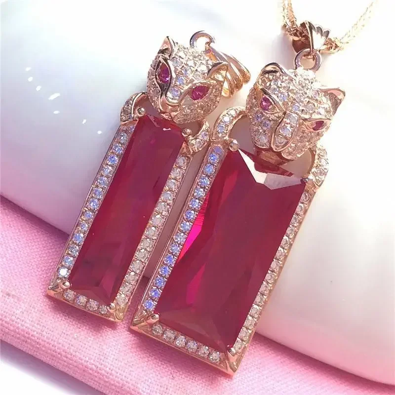 585 Purple Gold Crystal Ruby Leopard's Head Shape Pendant Necklace 14k Rose Gold Charm Hip-hop Style Jewelry for Men and Women