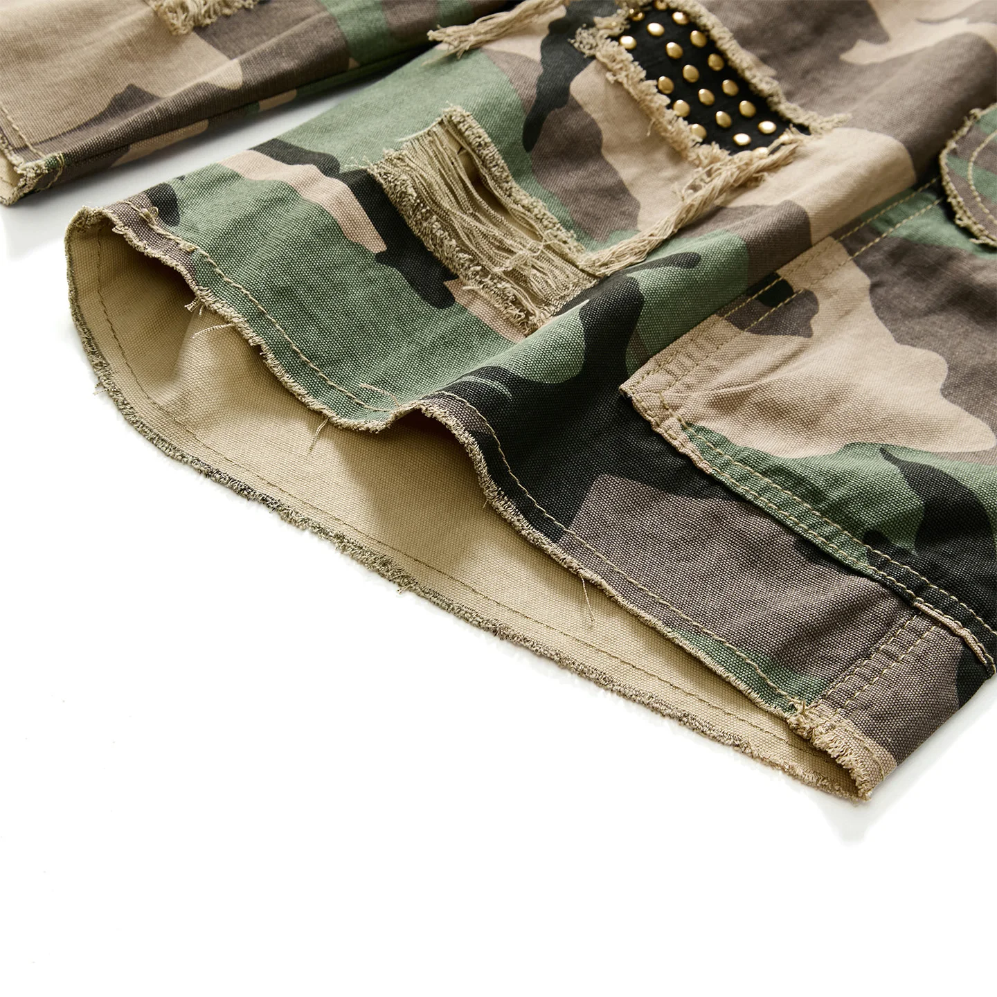 Men's Summer Camo Cargo Shorts, Vintage Distressed Denim Shorts Rivet Decor Casual Loose Fit Knee Length Workwear Shorts for Men