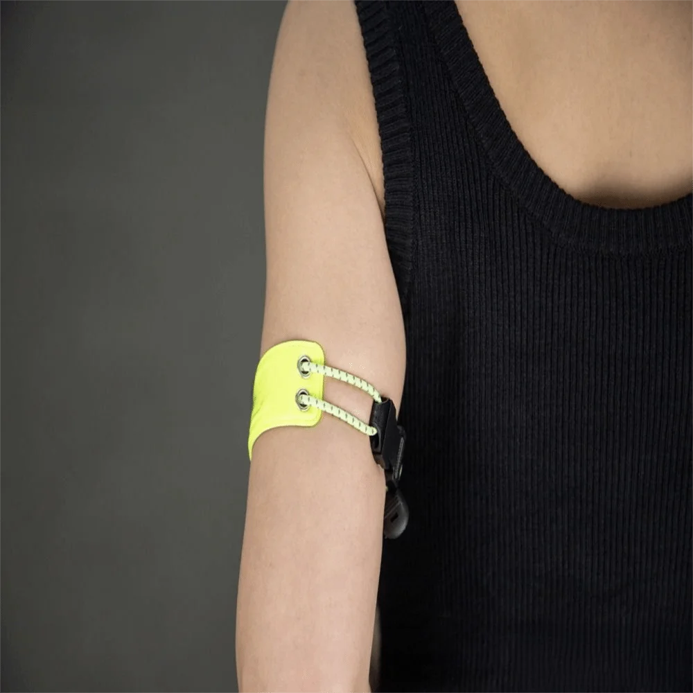 

2Pcs Outdoor Sports Adjustable Reflective Armband Comfortable Night Running Reflective Wristband Sport Tape Safety Band Cycling