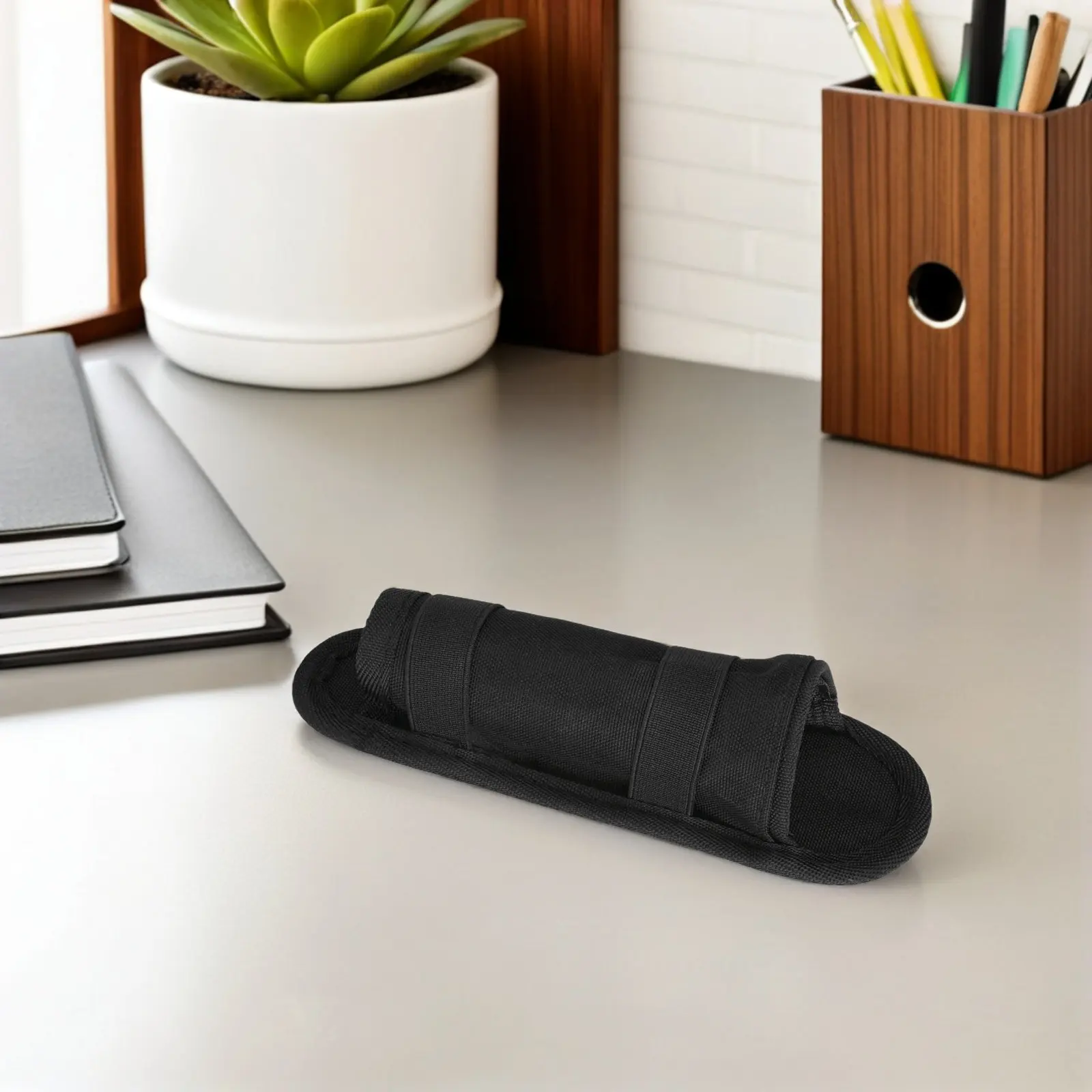 

Adjustable Mic Belt Holder for Stage Wireless Microphone Clip Elastic Band Handheld Mic Storage Sleeve Secure Fit Shock