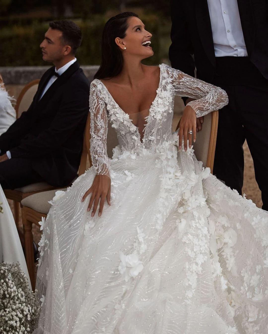 Luxury A Line Wedding Dresses Sexy Deep V Neck Long Sleeves Appliques Lace Bridal Gowns Custom Made Backless Sweep Train Robes