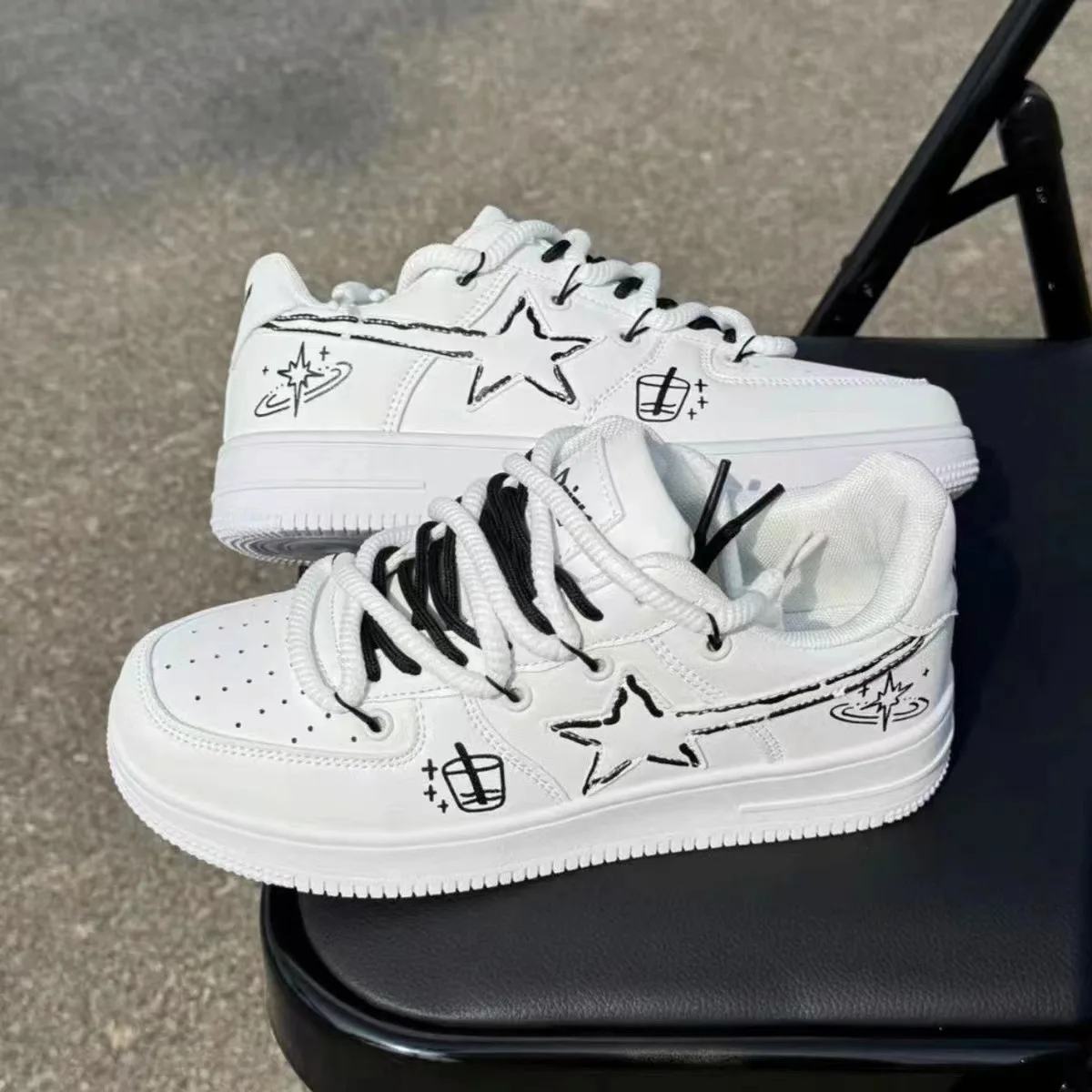 Oferta de la Temporada: Nuevas Zapatillas Deportivas Blancas con Diseño de Grafiti Meteoro, Suela Gruesa, Estilo Deportivo, Versión para Parejas, Casual para Estudiantes