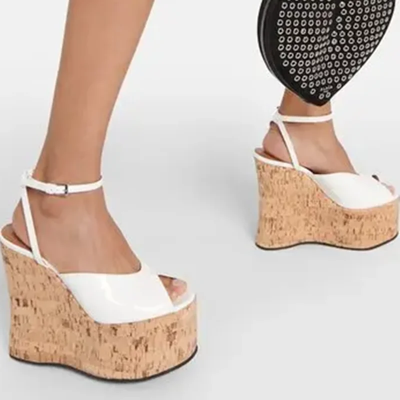 Plaform Wood Grain Peep Toe Sandals Sexy Round Toe Wedges Patent Leather Accept Customized New Arrivals Fashion Women Shoes