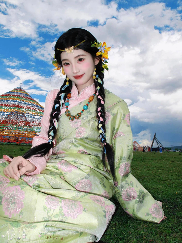 

New 2026 Trendy Tibetan Costume Style Travel Photography Ethnic Women's Fashionable Traditional Clothing Jiansheng