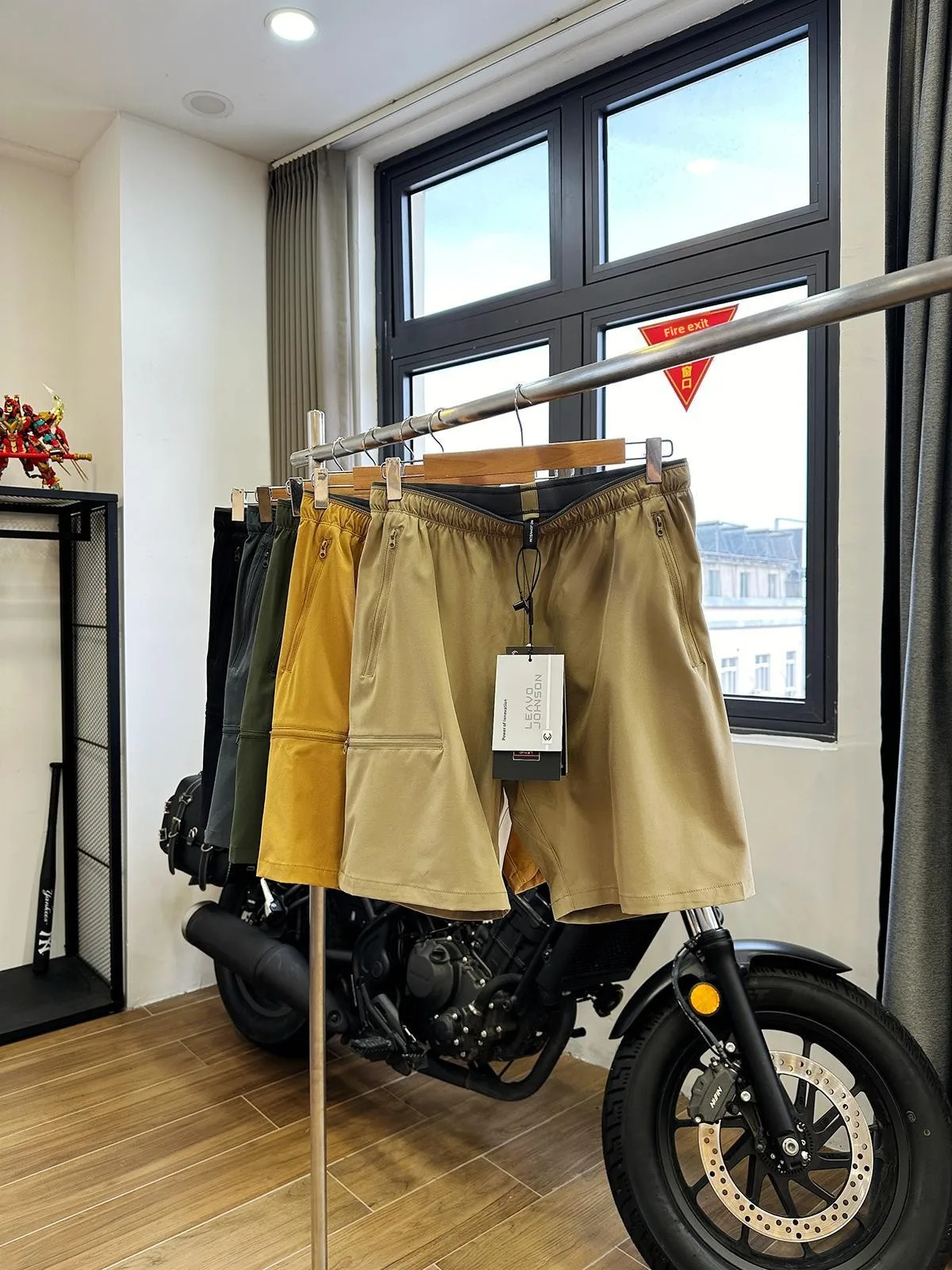 

Leavo Johnson Men's Lightweight Breathable Summer Outdoor Sports Casual orts Water-Resistant Youth Active Straight Leg Pants