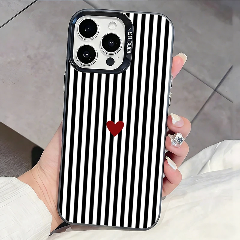 Black And White Striped Heart Phone Case For Samsung S26 Edge S25 S24 Plus S23 Ultra S22 S21 S20 FE Note 20 Ultra Case Funda