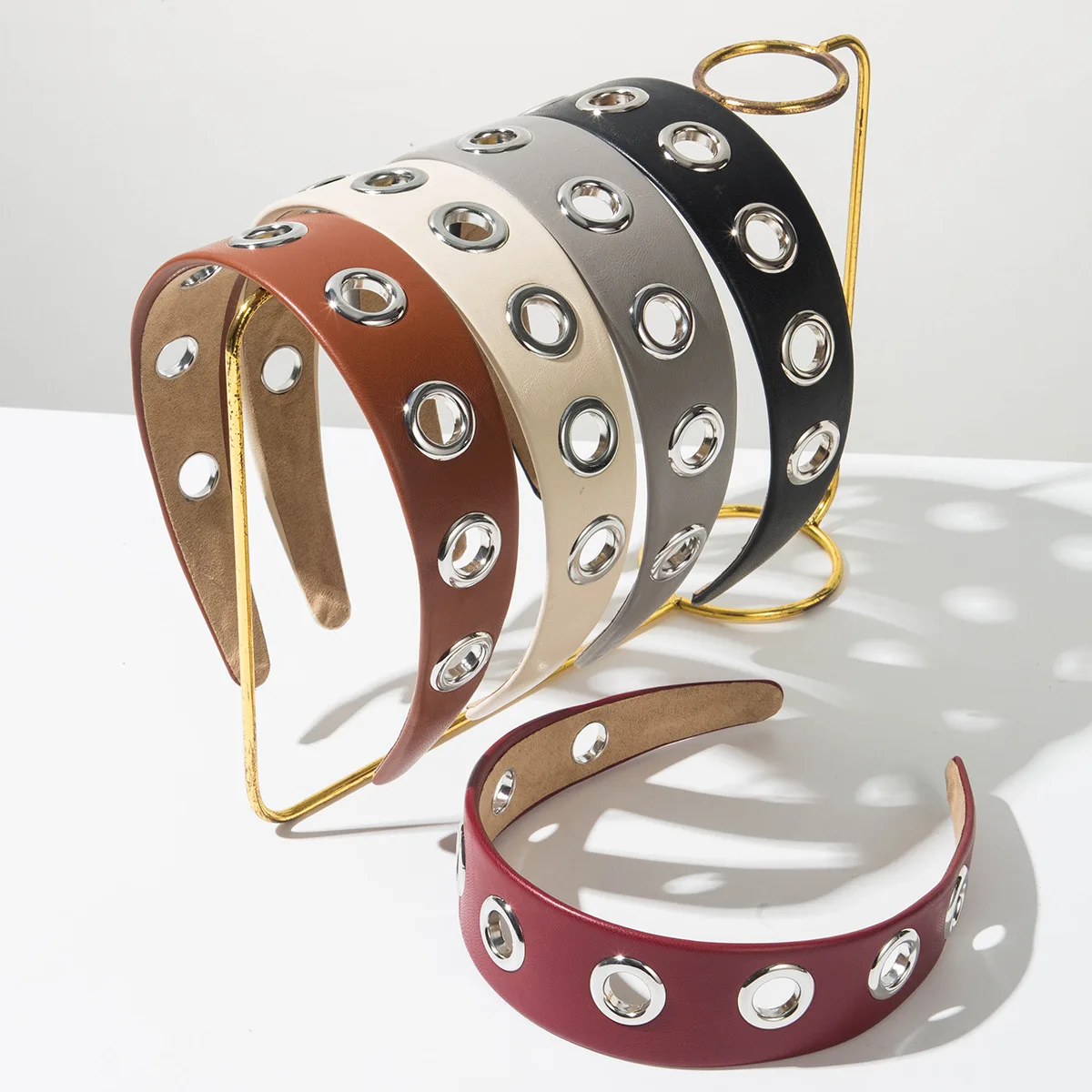 Modisches Hip-Hop-Stil Breites Stoff-Stirnband Einfarbiges Elegantes Kreis-Dekor Haarband Trendige Haaraccessoires für Frauen