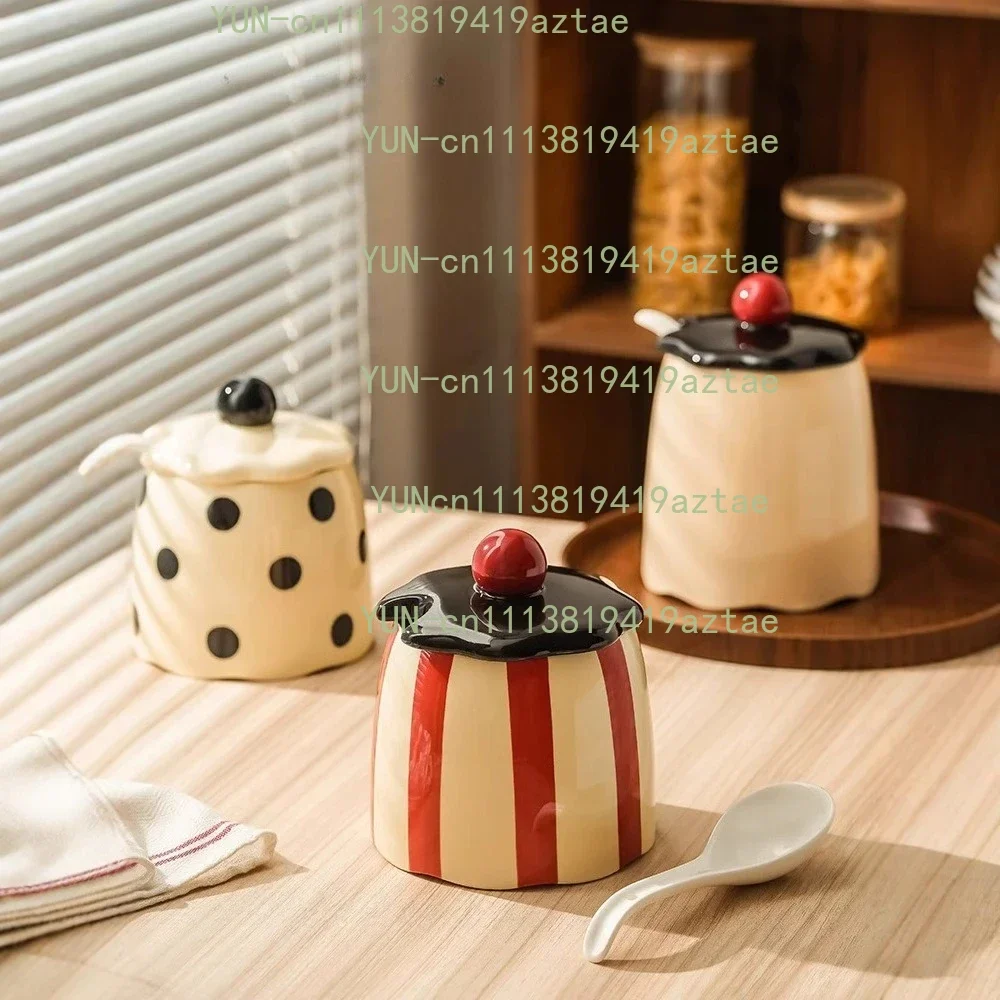 Ceramic Seasoning Jar Household Kitchen Storage Jars Spice Salt Shaker Cartoon Polka Dot Storage Tank Salt and Pepper Box