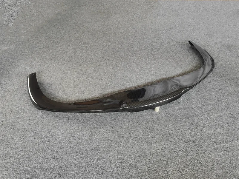 

Подходит для модифицированного кузова Ferrari F430, губа переднего бампера из углеродного волокна.