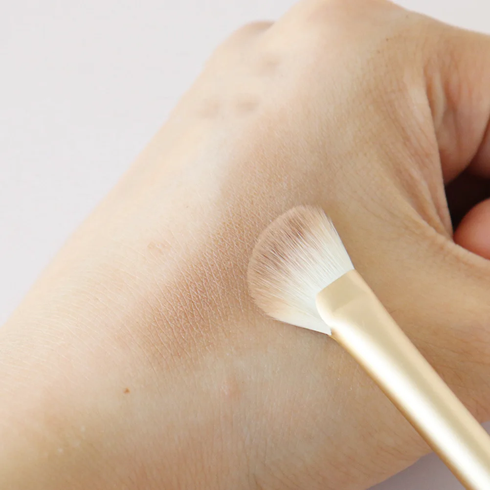 

2Pcs Nose Shadow Brush Lightweight Portable Nose Contour Brush Makeup Applicator for Women Everyday Use Cosmetics