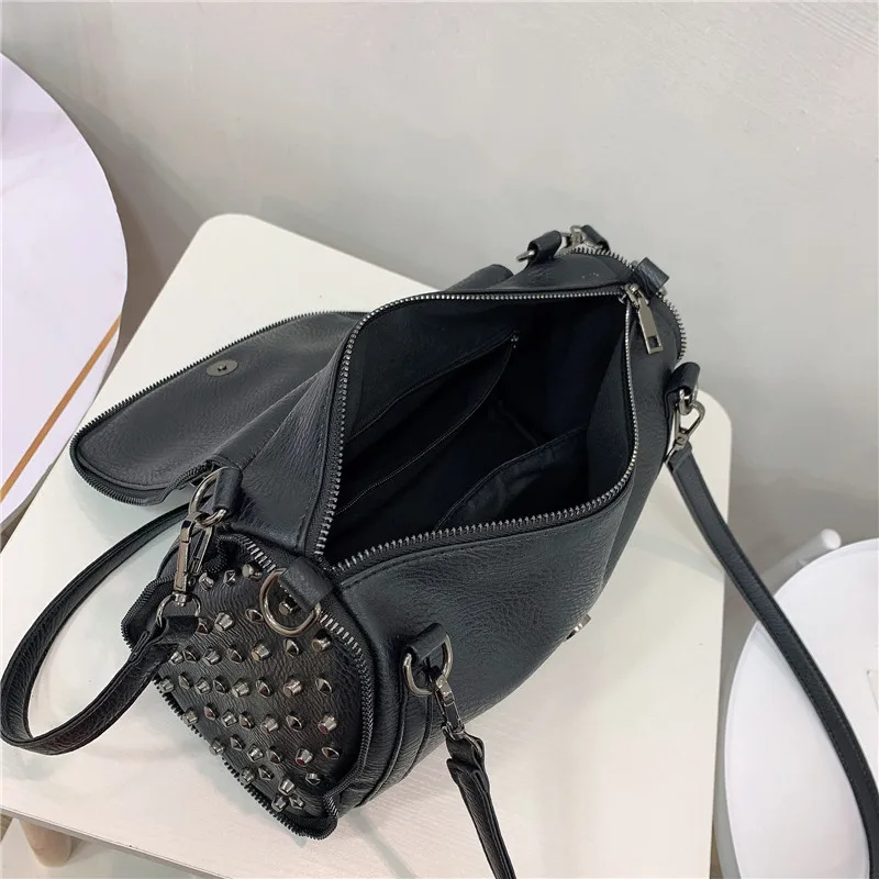 Punk Design Women Shoulder Bag High Quality Pu Leather Crossbody Bag Zipper woman Handbag Rivet Skull ladies Tote Purse black