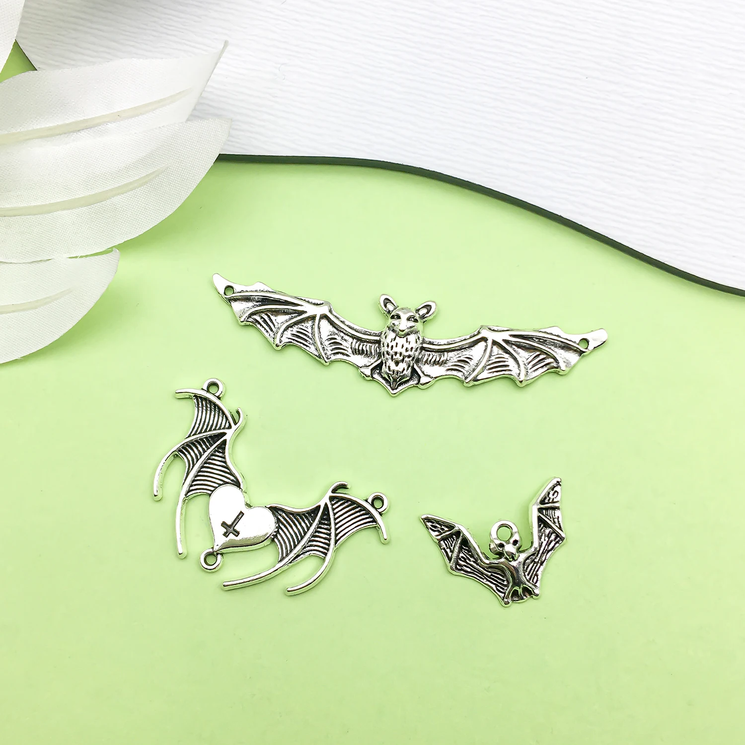 10/12pcs Antique Silvery Halloween Decorations Charms Alloy Metal Bat Pendants for DIY Jewelry Making Accessories