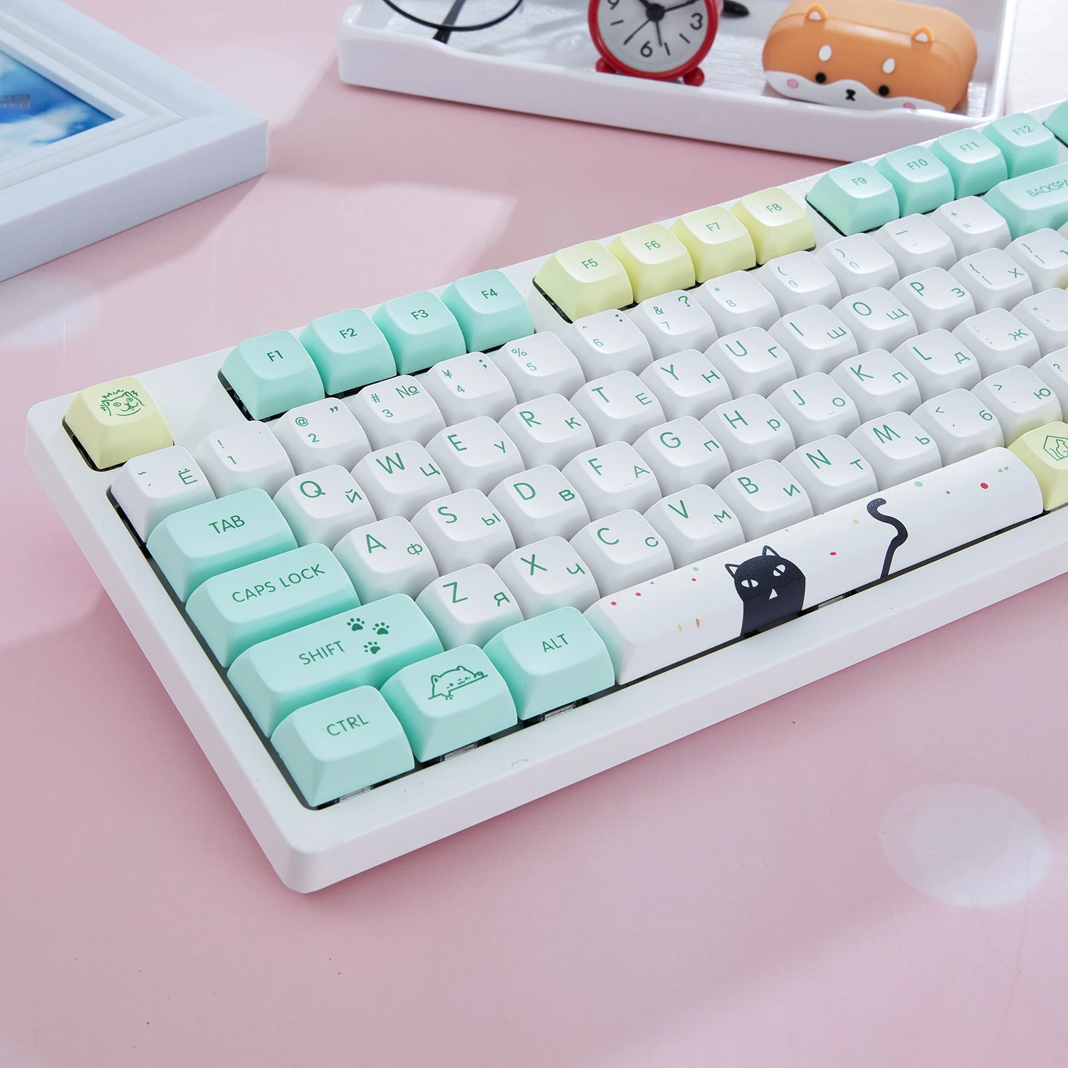 

Russian Keycaps XDA 131 Keys Cat Theme Keycaps Cute PBT Dye Sublimation Profile for Mx Switch Mechanical Keyboard 6.25U Keys