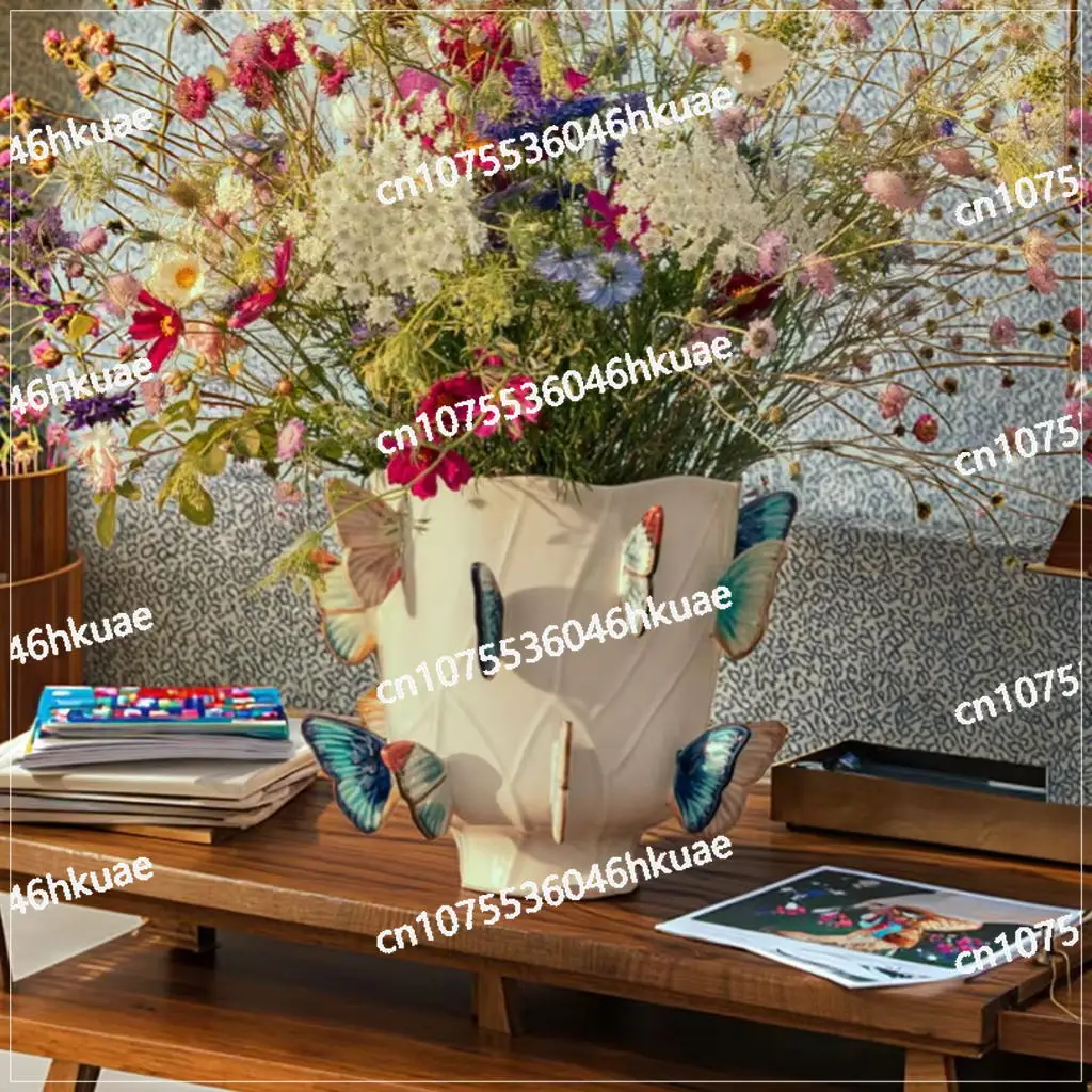 Nordic Minimalist 3D Ceramic Vase Leaf Butterfly Design Bordallo Pinheiro Style Tabletop Flower Holder for Home Living Room