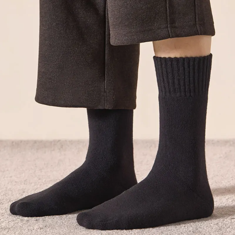 1/3 pares de calcetines cálidos súper gruesos, calcetines largos suaves de tubo alto para hombre, calcetines de Color sólido contra la nieve fría, elementos esenciales cómodos para invierno