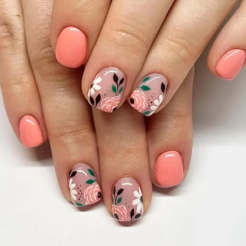 

24Pcs Short Retro Flower Design Nails Art Manicure Pink False Nails Wearable Square Fake Nails Press on Full Cover Nail Tips