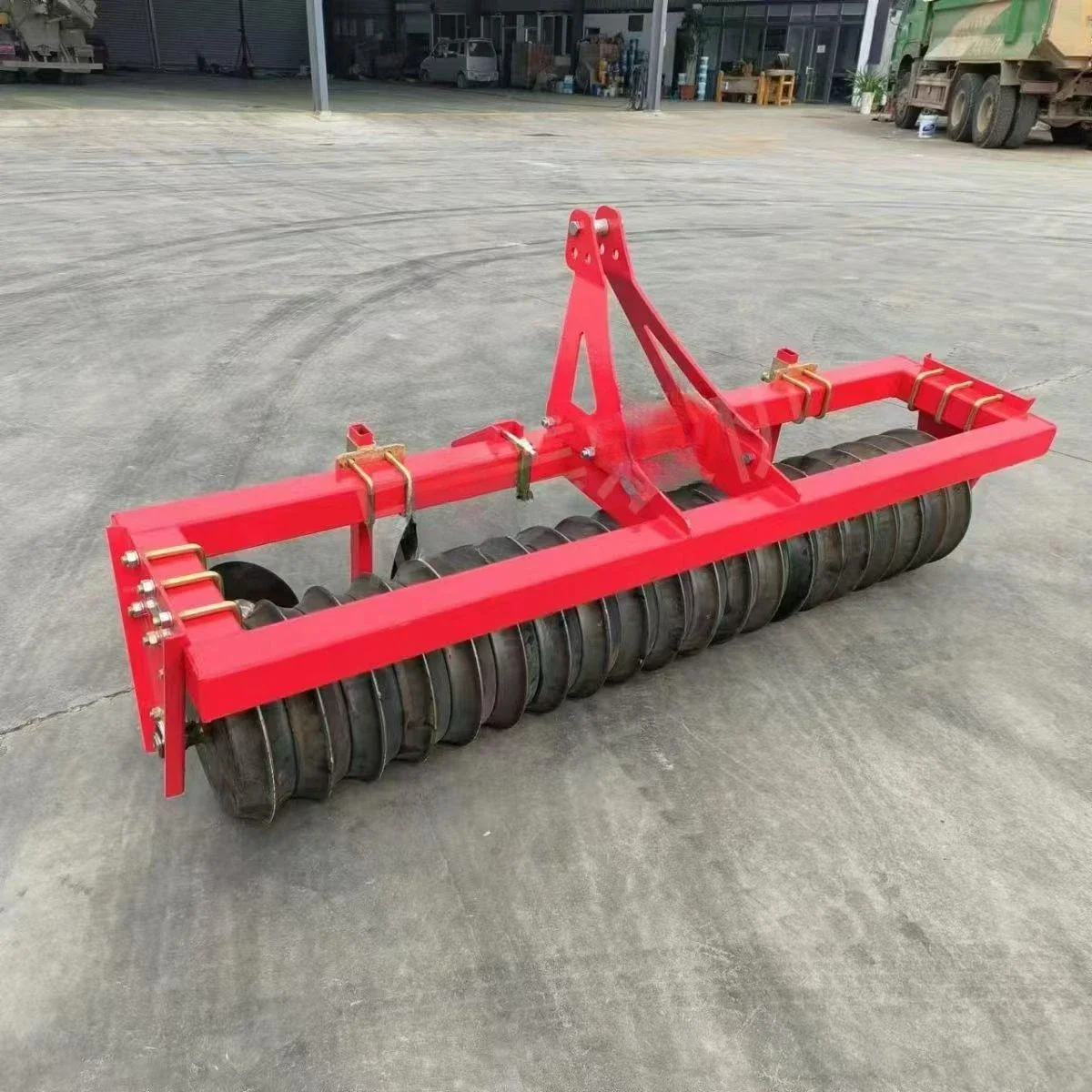 Plate suspension suppressor, tractor with wheat field compaction roller compaction machine
