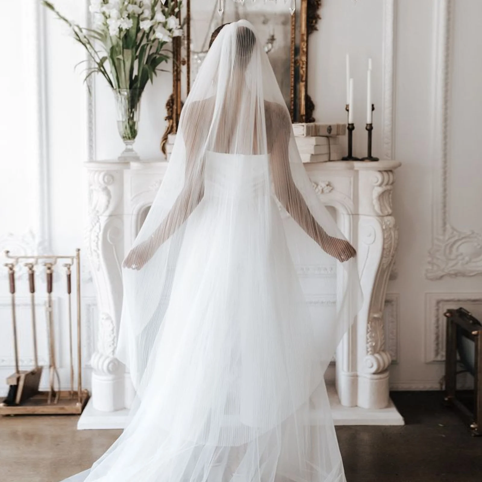 TOPQUEEN Minimalist Wedding Veil Pleated Bridal Veil Bride Accessories 1 Tier Waltz Length Veil with Comb V192