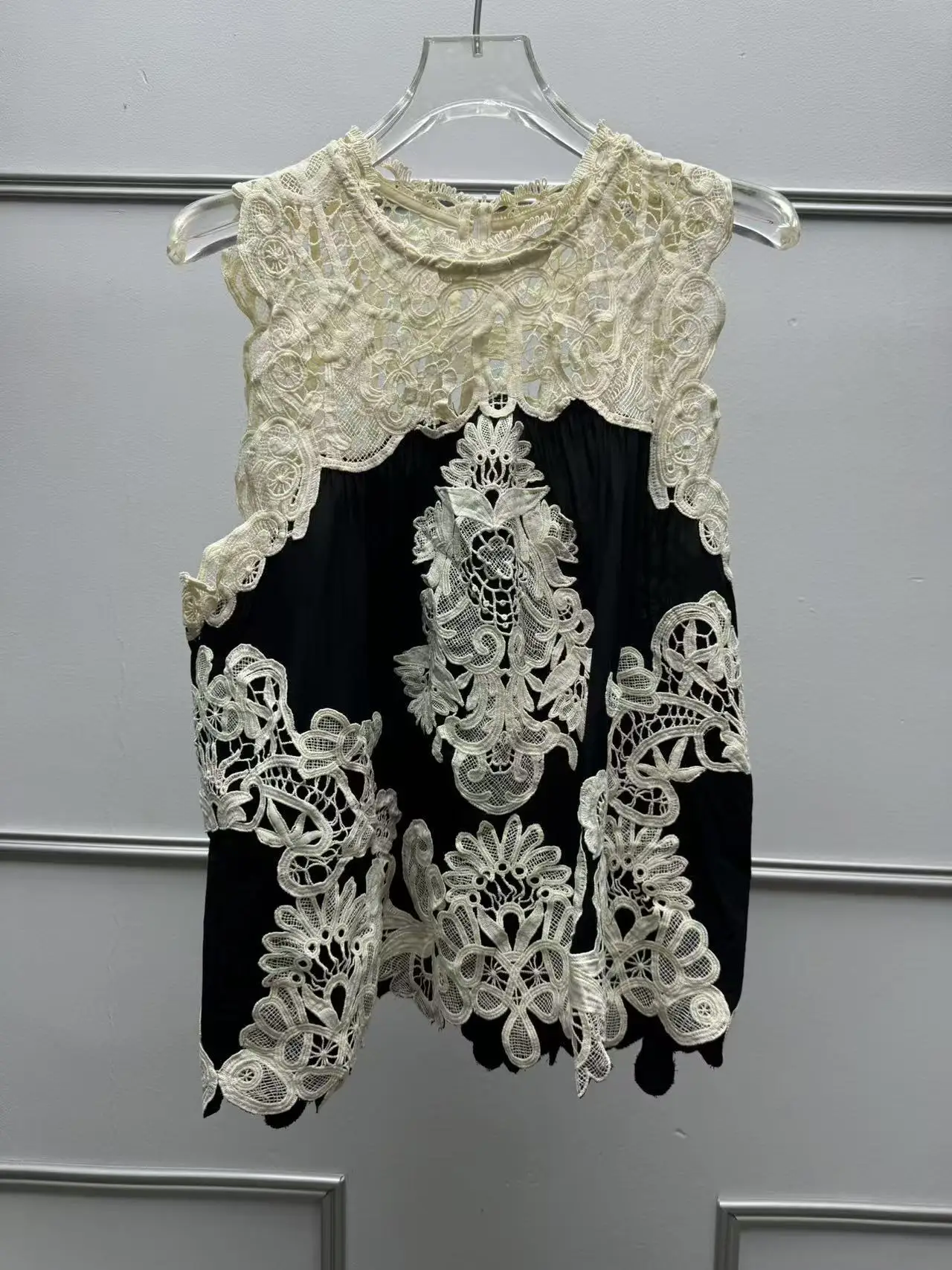 

Fashionable Lace Splicing Hollow out Sleeveless Vest Loose Casual Top Women's Summer Spring New Arrival H-Shape Backless