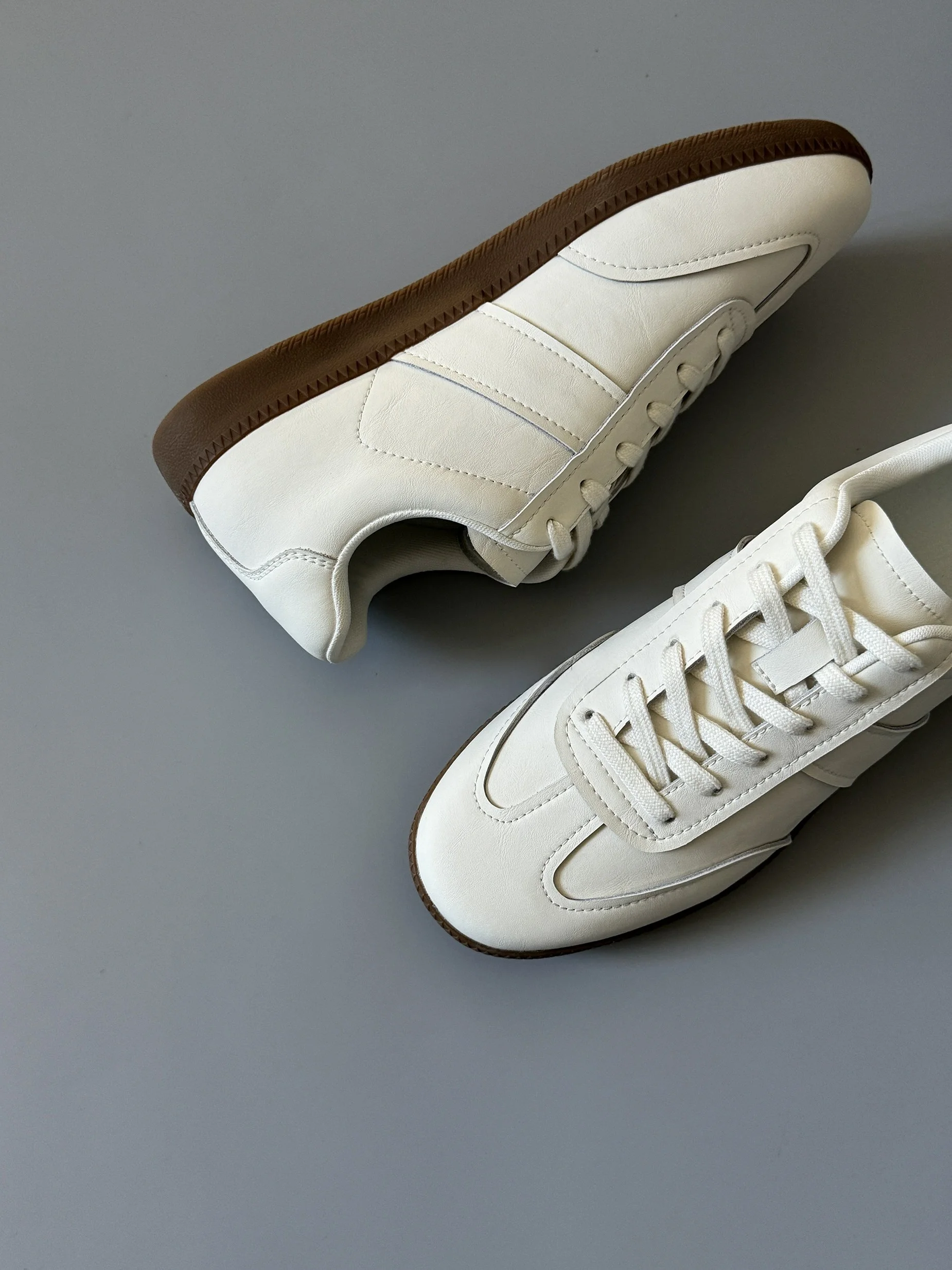 zapatos-casuales-versatiles-de-cana-baja-para-hombre-estilo-retro-modelo-deqin-punta-redonda-color-liso-clasico-suela-de
