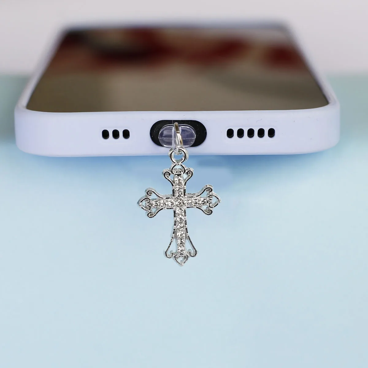 Handy-Staubschutz-Anhänger mit Strass-Herz und Kreuz, Dekorationszubehör für iPhone und Type-C-Anschlüsse, Schön – Detail 9