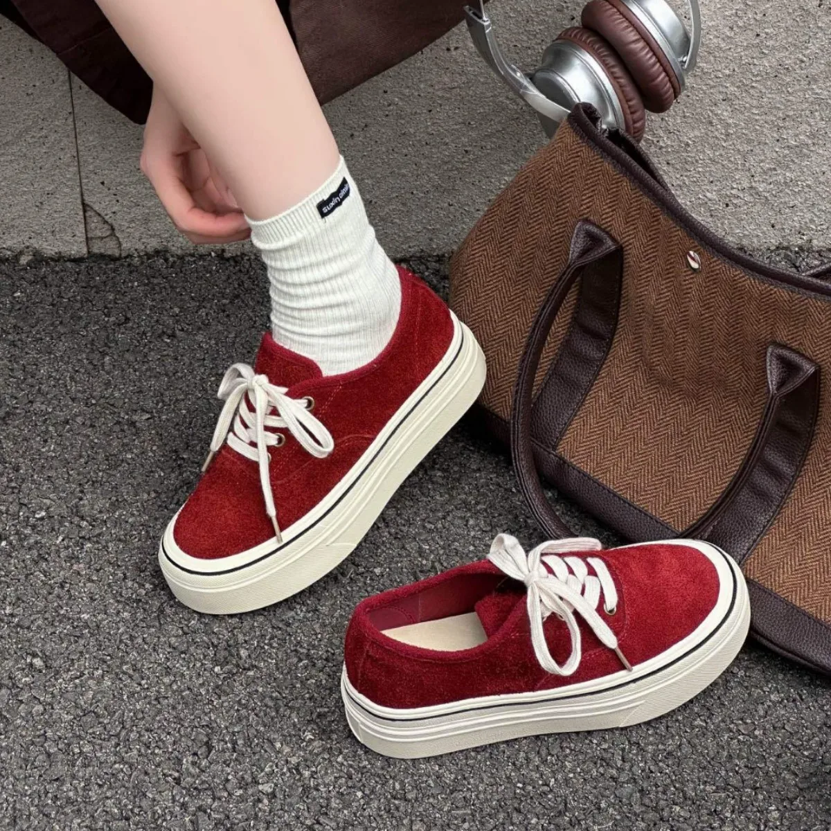 

Lace up board shoes for women 2026 sports and leisure shoes height increasing round toe low top shoes