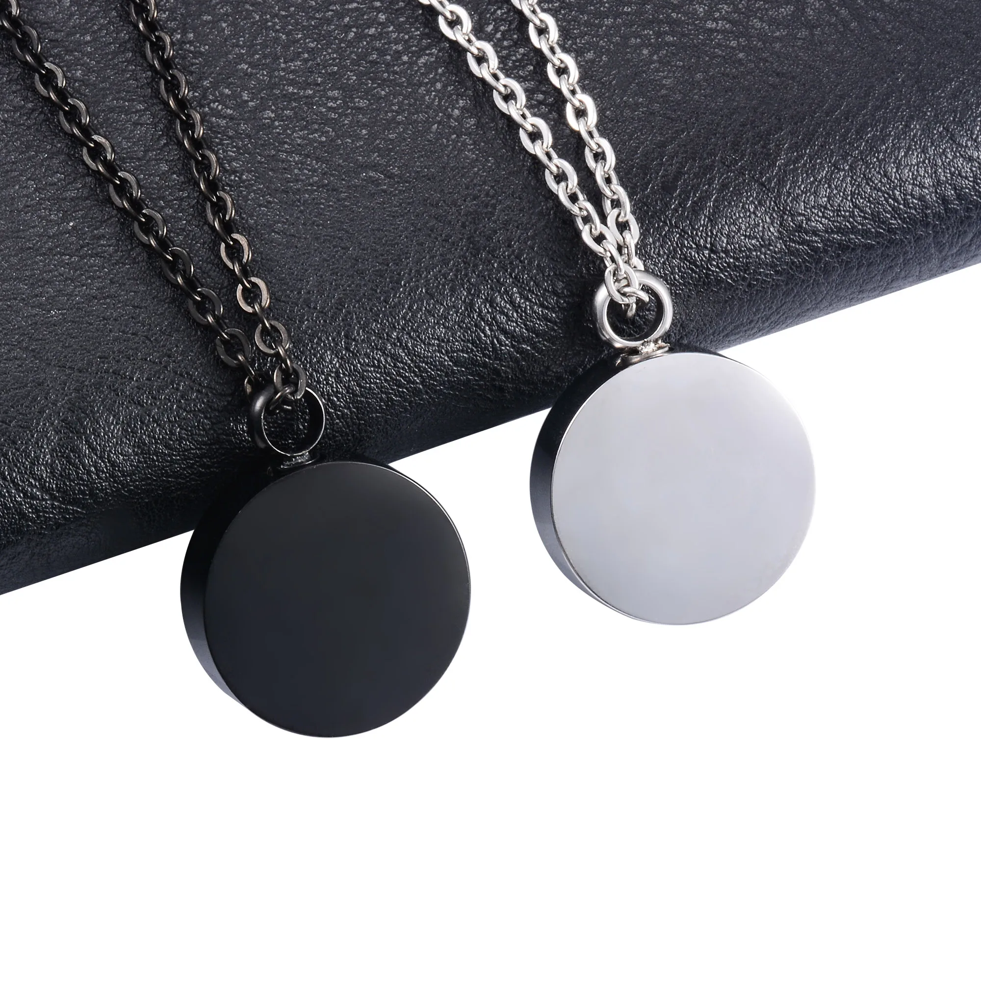 Round Cremation Stainless Steel Urn Pendant Necklace for Pet Ashes Container Keepsake Chain Charms Funeral Jewelry Accessories