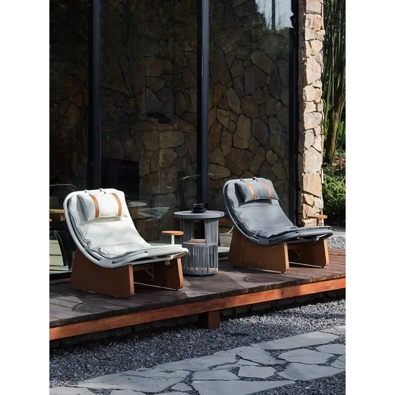

Outdoor balcony lounge chair