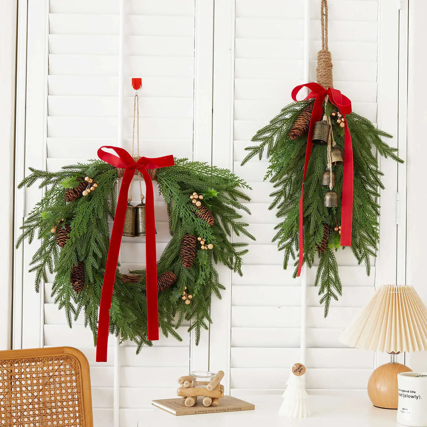 Christmas tree wreath rattan Christmas day atmosphere decoration scene shopping mall layout wall door pendant